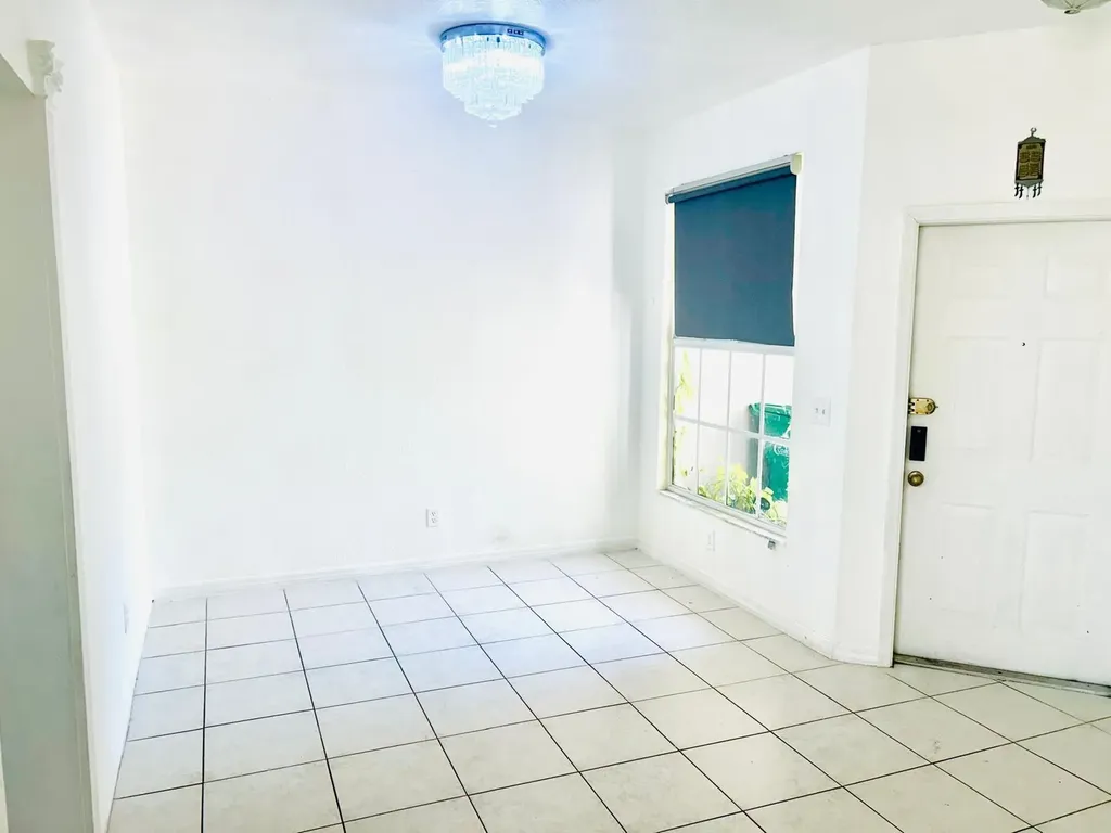 5665 NW 117th Avenue Coral Springs FL 33076