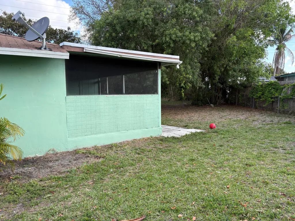 5954 Bahama Court West Palm Beach FL 33407