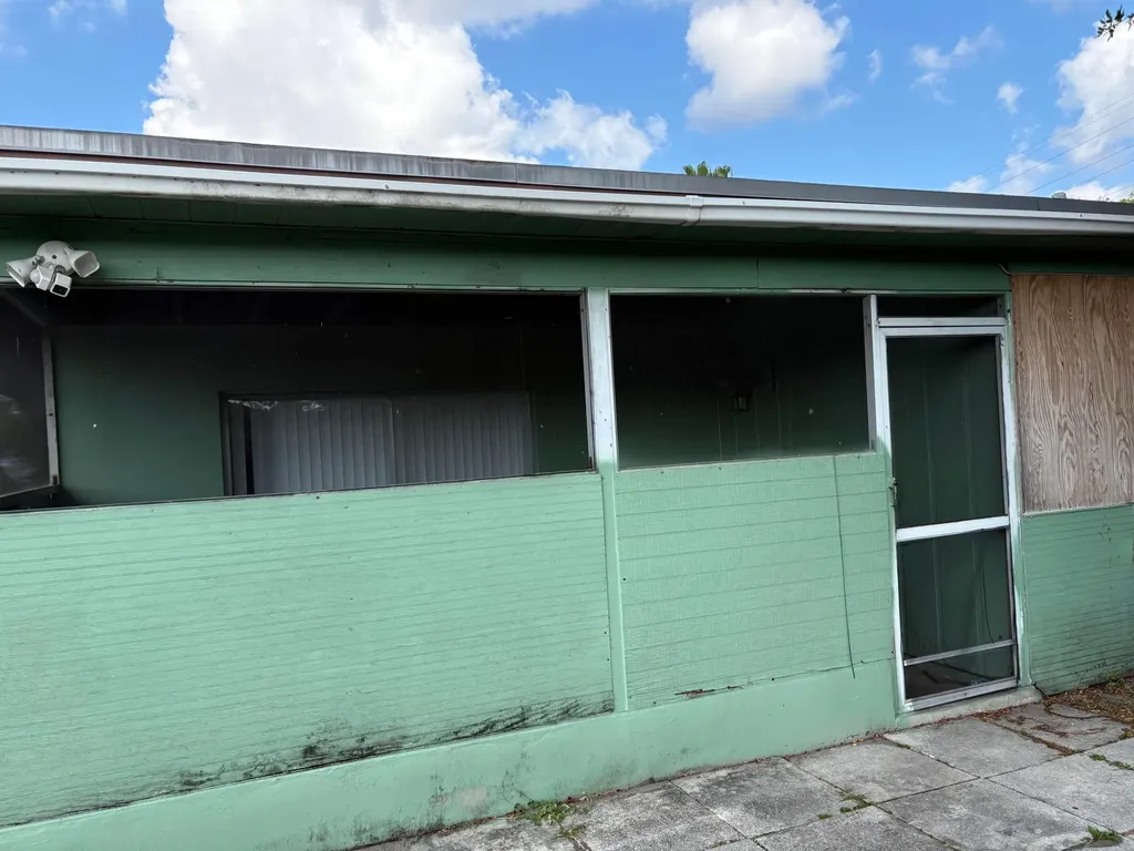 5954 Bahama Court West Palm Beach FL 33407