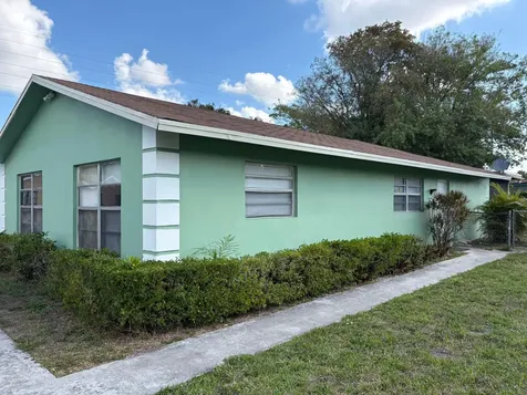 5954 Bahama Court West Palm Beach FL 33407