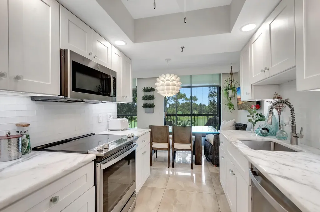 5279 S Fountains Drive S Lake Worth FL 33467