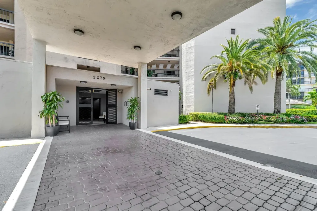 5279 S Fountains Drive S Lake Worth FL 33467
