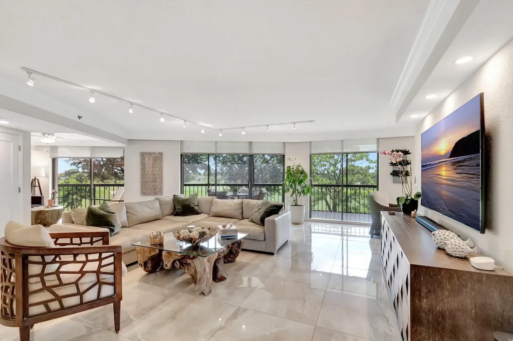5279 S Fountains Drive S Lake Worth FL 33467