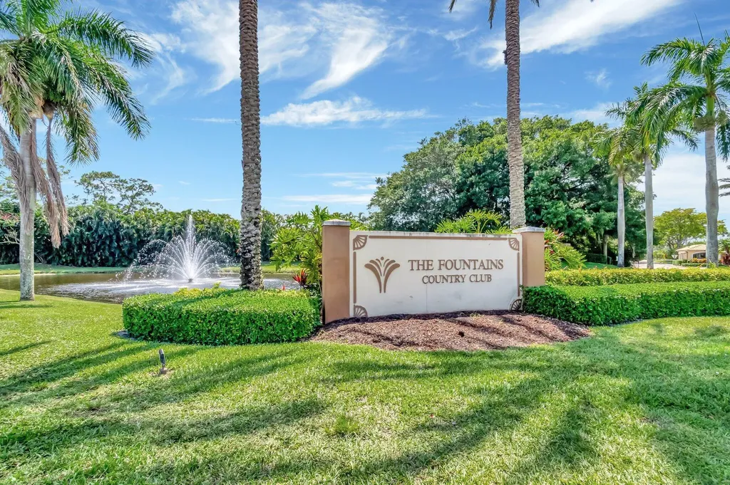 5279 S Fountains Drive S Lake Worth FL 33467