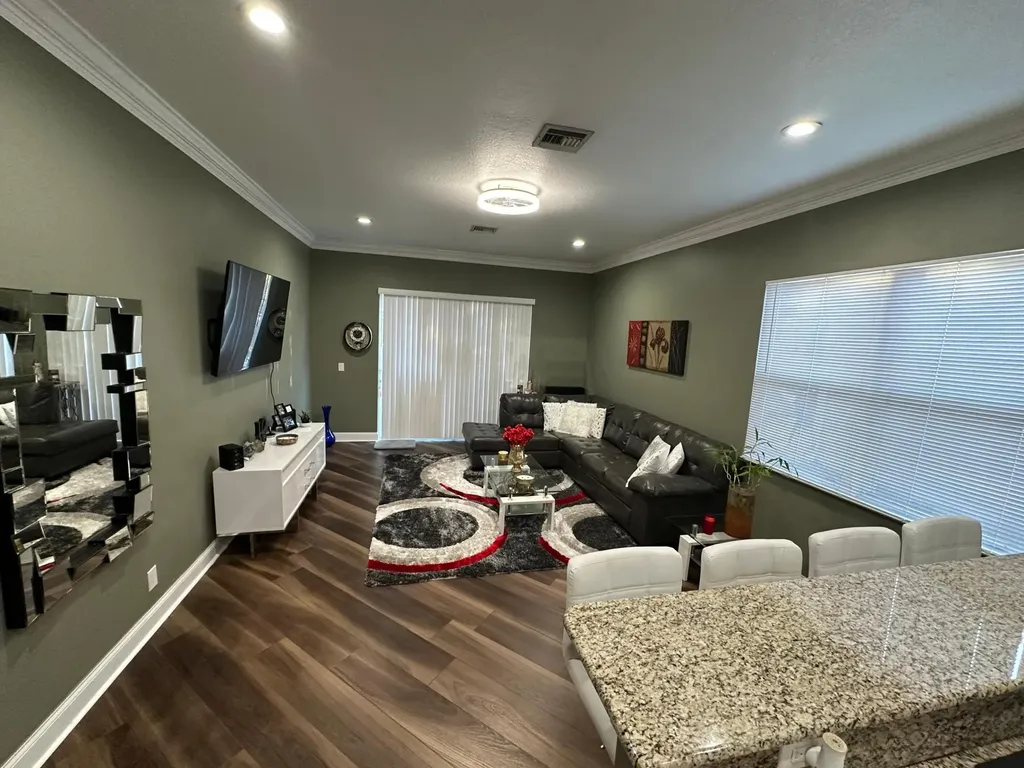 942 NW Leonardo Circle Port St Lucie FL 34986