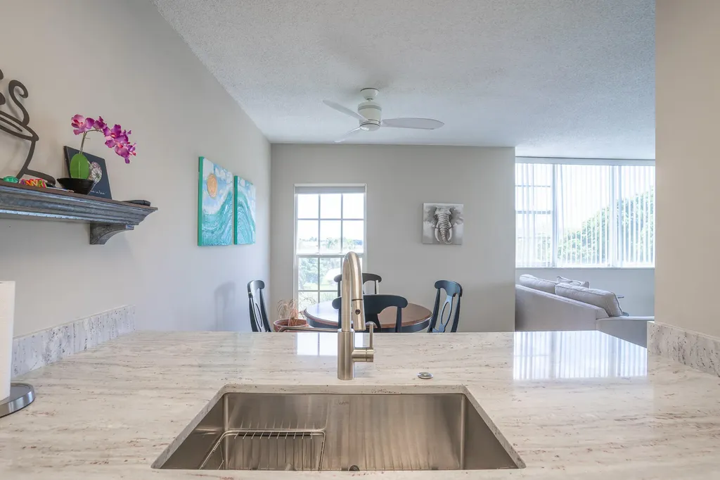 250 NE 20th Street Boca Raton FL 33431