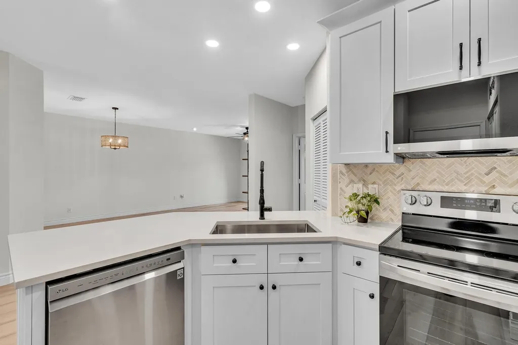 4709 SW 13th Court Deerfield Beach FL 33442