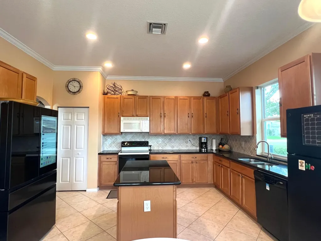 4552 N San Andros West Palm Beach FL 33411