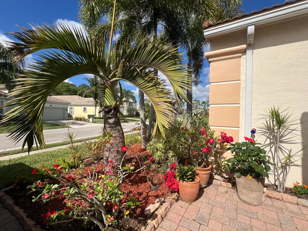 4552 N San Andros West Palm Beach FL 33411