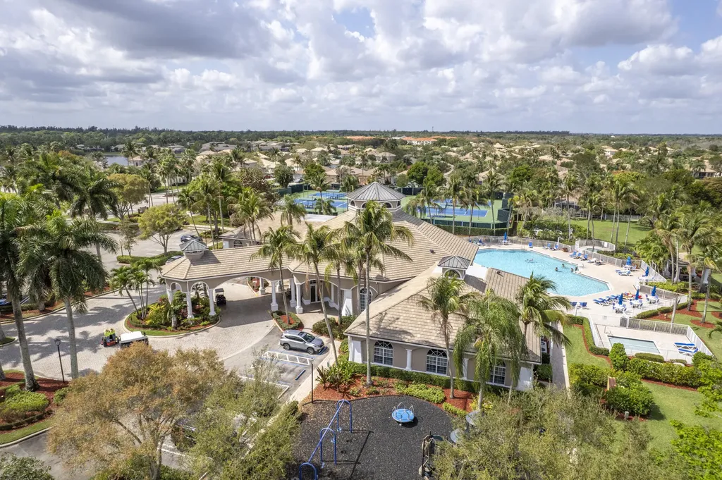 4552 N San Andros West Palm Beach FL 33411