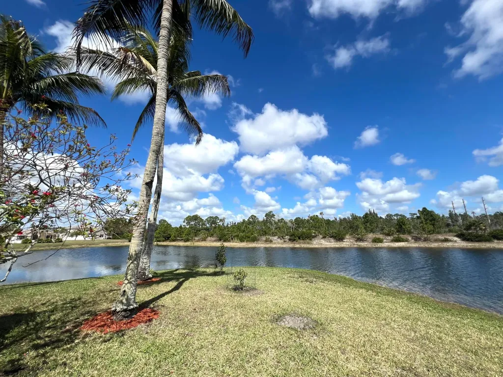 4552 N San Andros West Palm Beach FL 33411