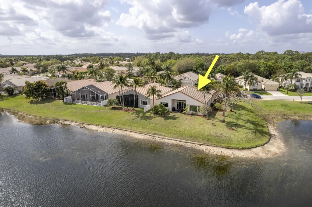 4552 N San Andros West Palm Beach FL 33411