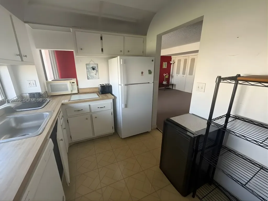 17021 N Bay Road Sunny Isles Beach FL 33160