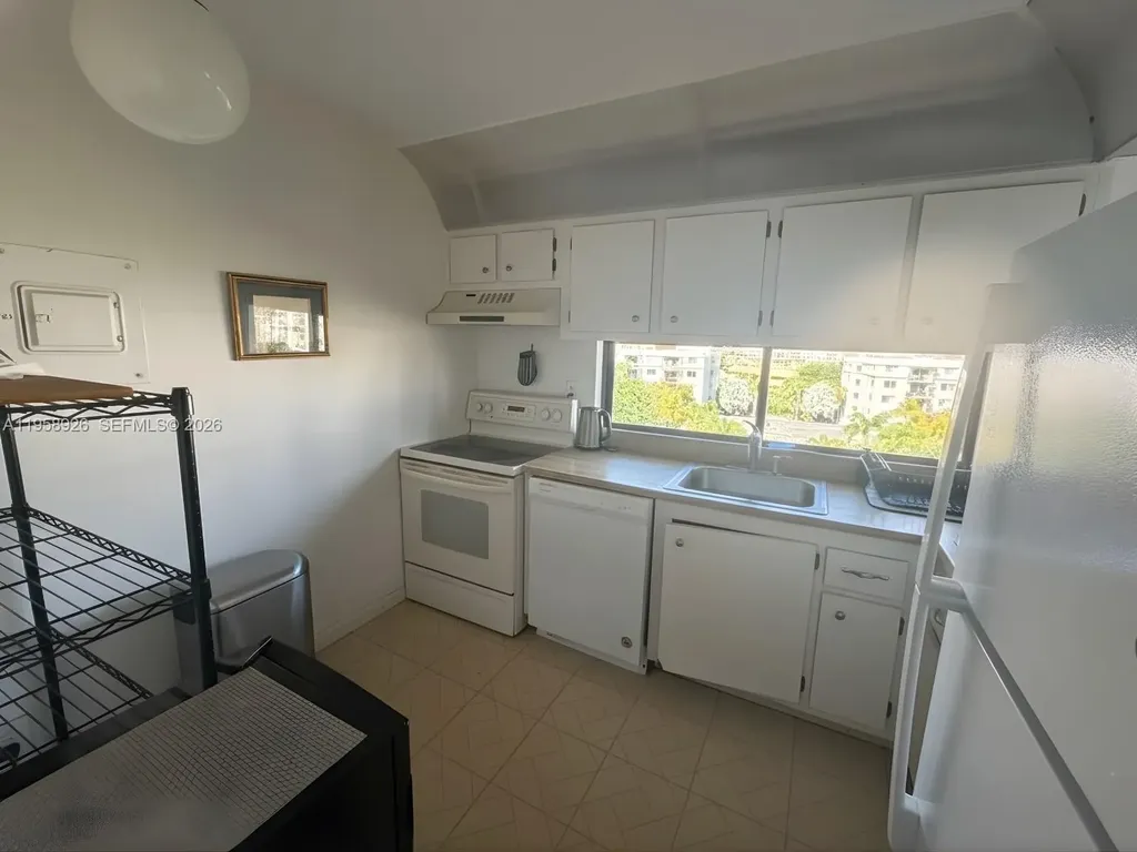 17021 N Bay Road Sunny Isles Beach FL 33160