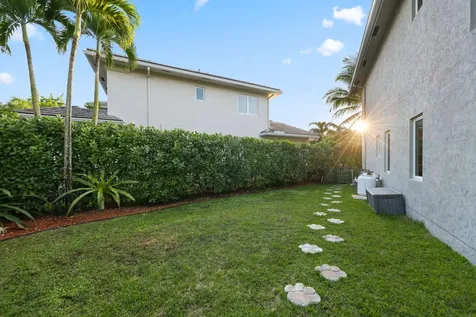 10110 Sweet Bay Street Plantation FL 33324