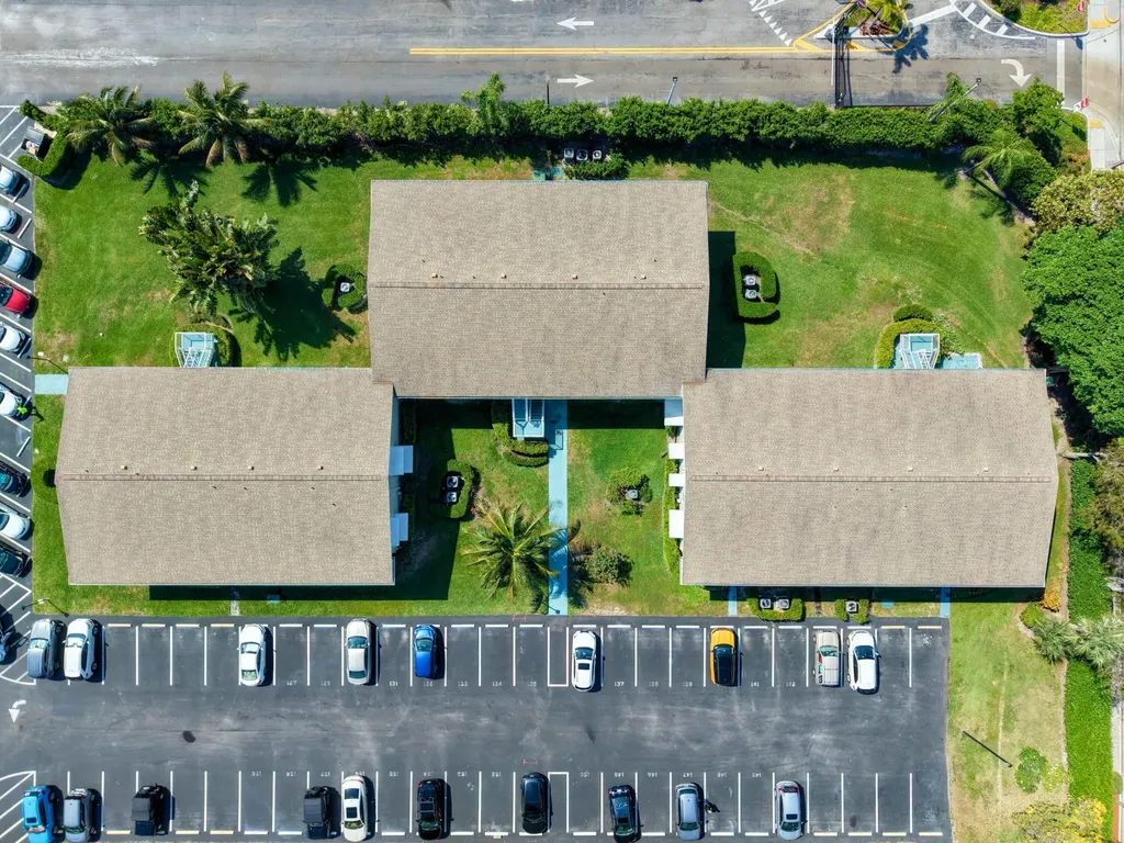 480 Horizons W Boynton Beach FL 33435