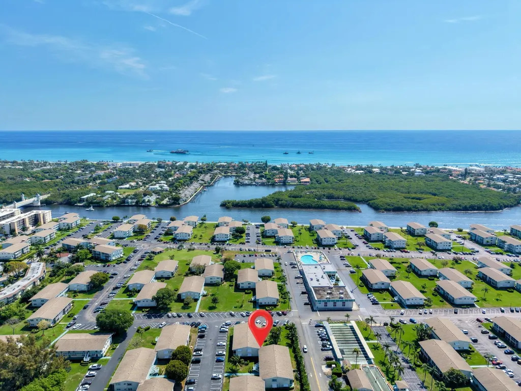 480 Horizons W Boynton Beach FL 33435