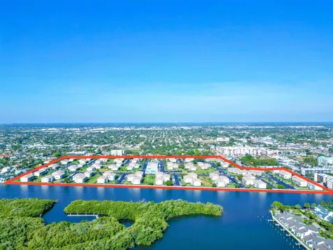 480 Horizons W Boynton Beach FL 33435