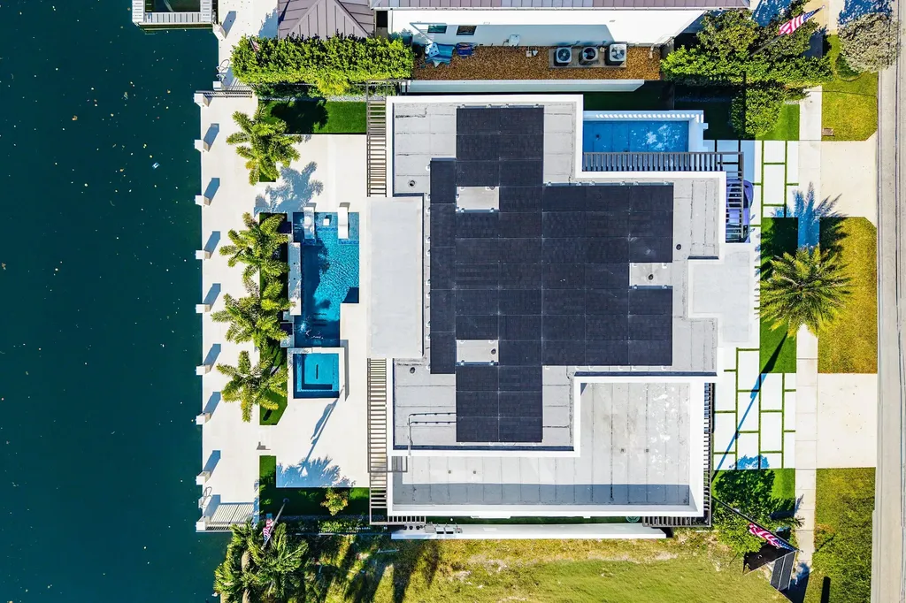 2650 NE 48th Court Lighthouse Point FL 33064