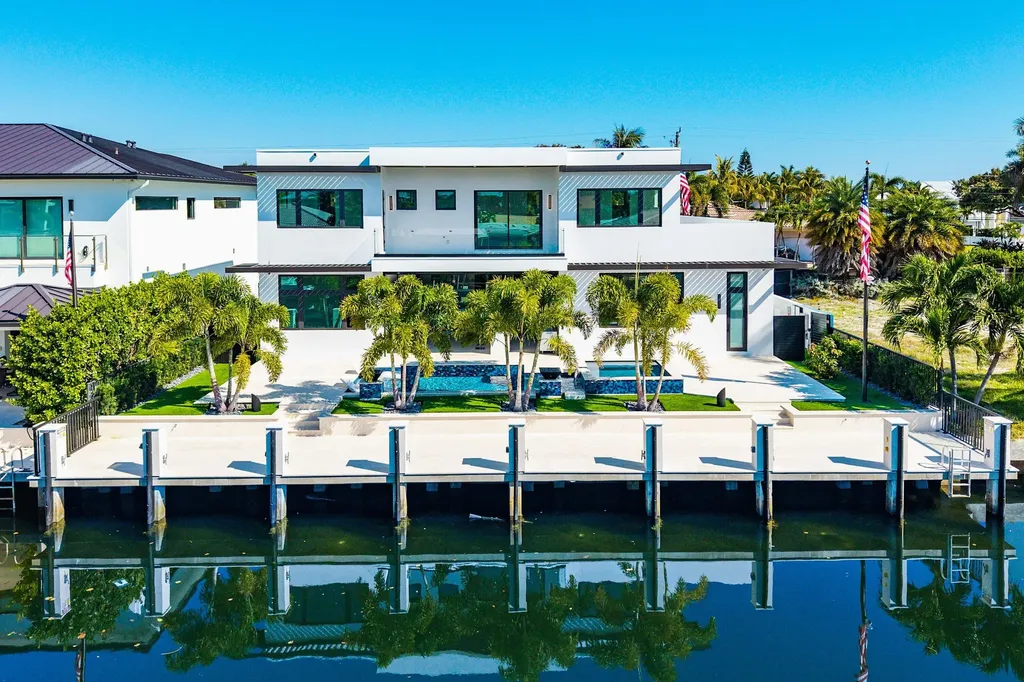 2650 NE 48th Court Lighthouse Point FL 33064