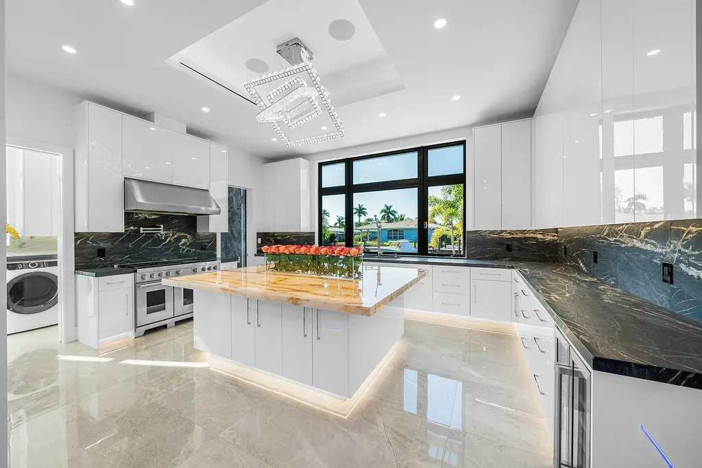 2650 NE 48th Court Lighthouse Point FL 33064