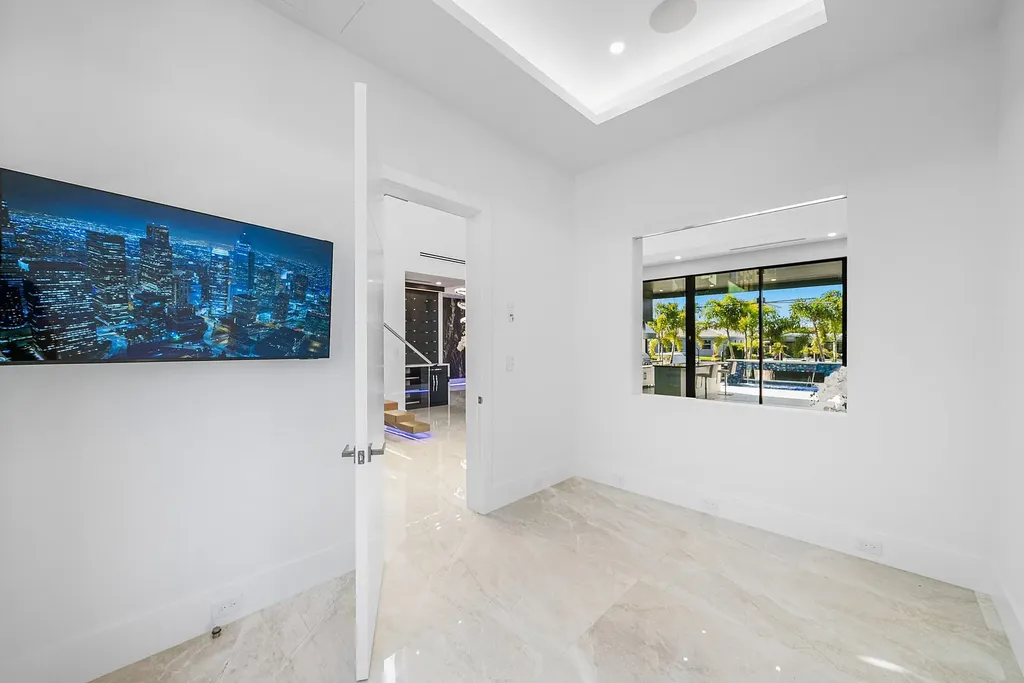 2650 NE 48th Court Lighthouse Point FL 33064