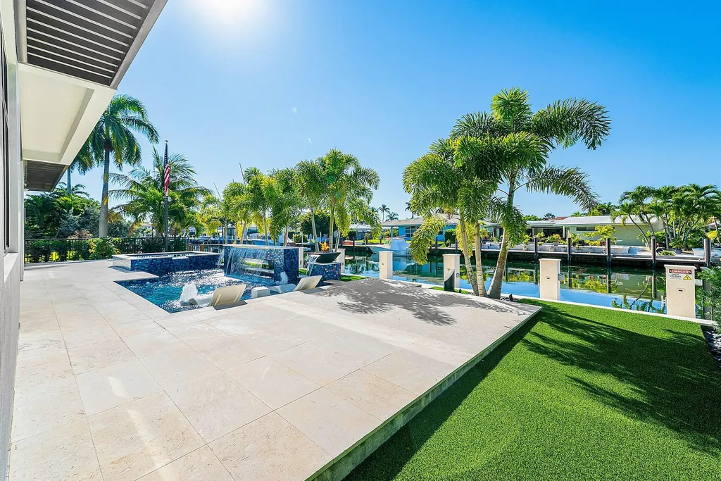 2650 NE 48th Court Lighthouse Point FL 33064