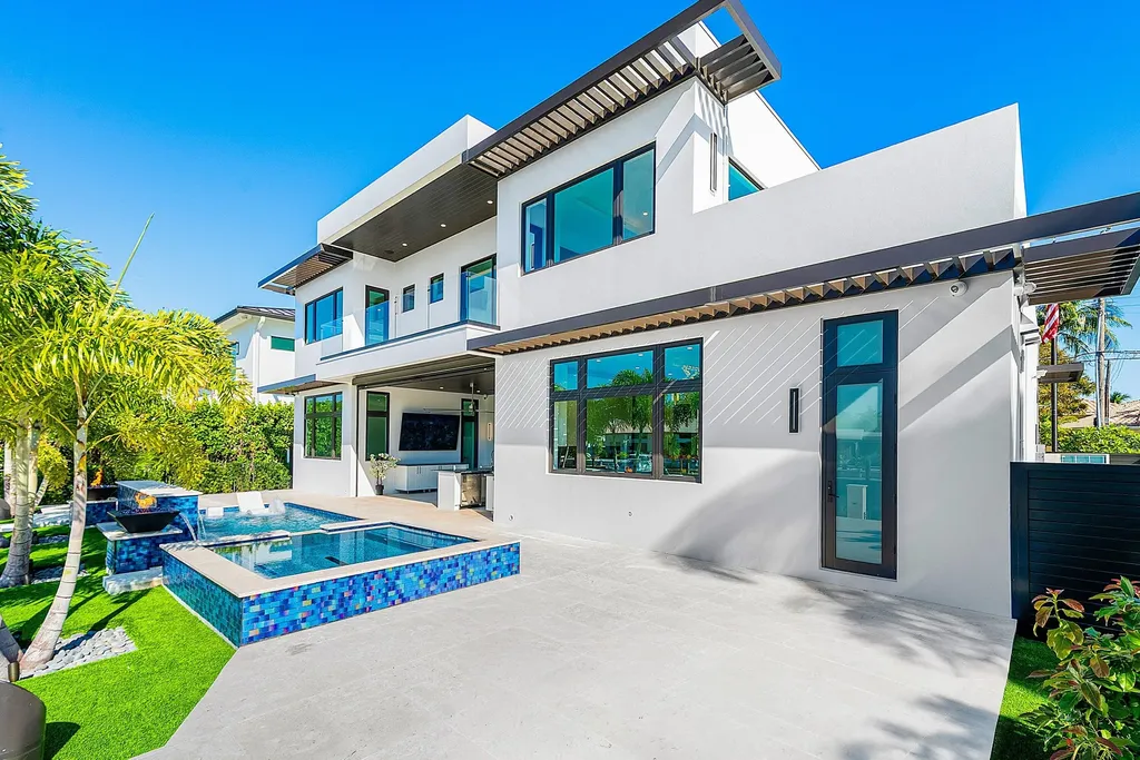 2650 NE 48th Court Lighthouse Point FL 33064