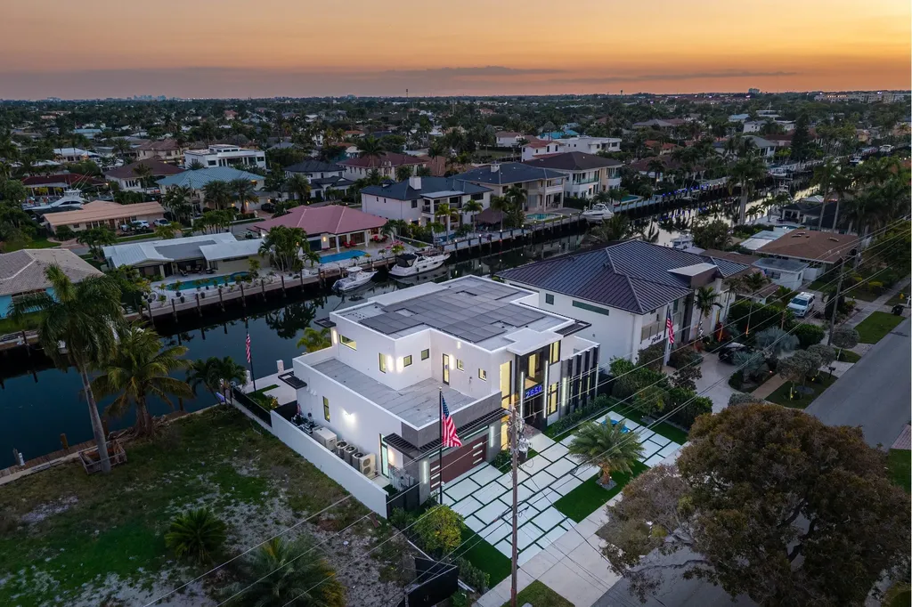 2650 NE 48th Court Lighthouse Point FL 33064