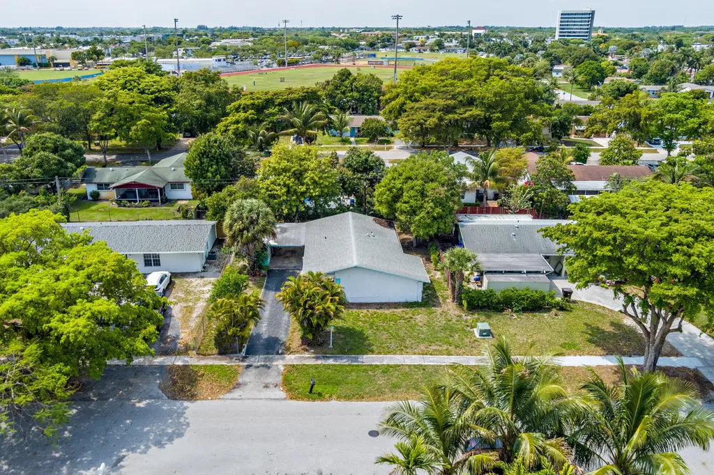 413 Ontario Place West Palm Beach FL 33409