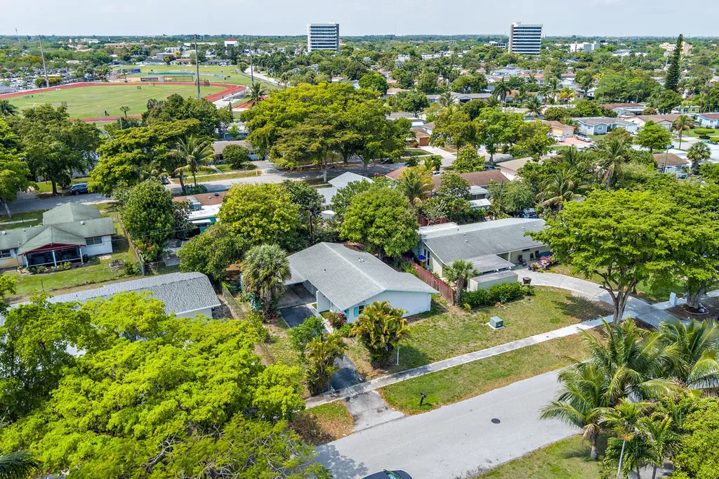 413 Ontario Place West Palm Beach FL 33409