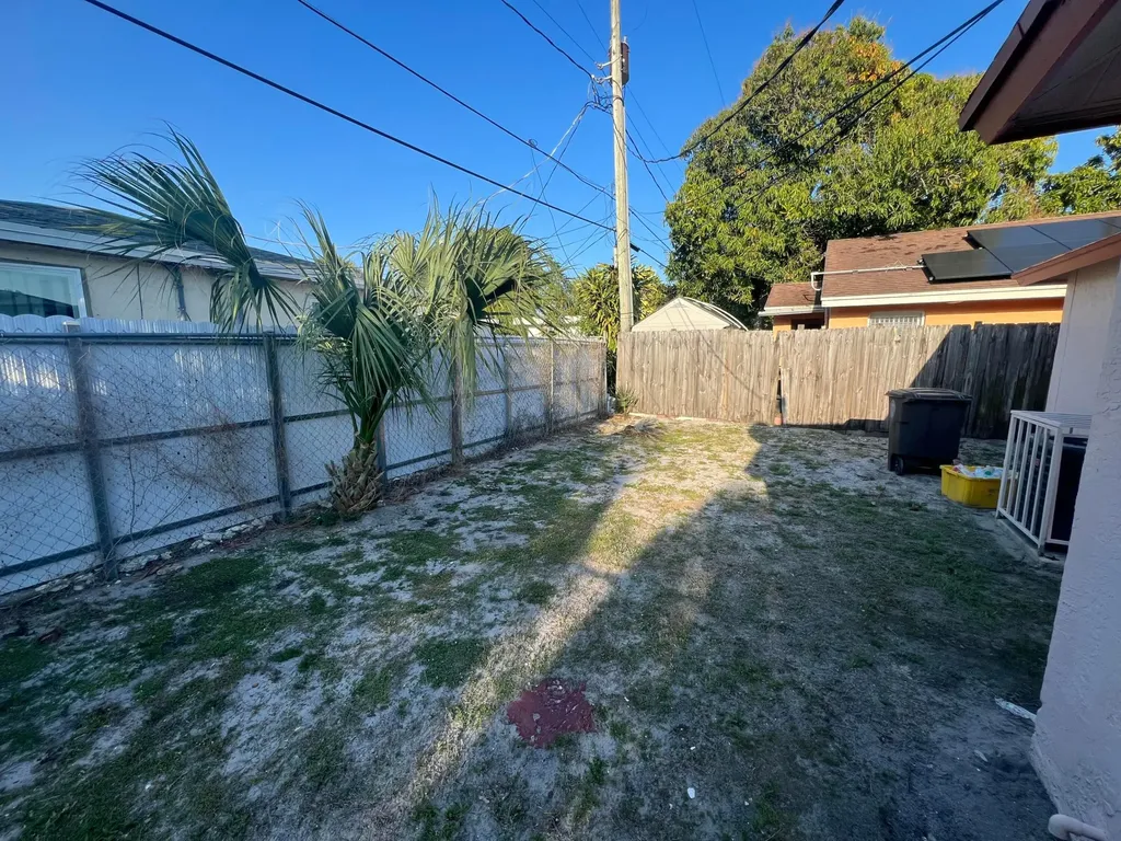 1037 17th Street West Palm Beach FL 33407