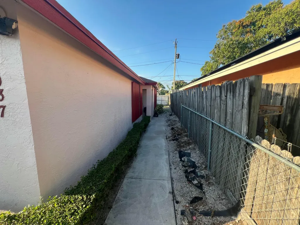 1037 17th Street West Palm Beach FL 33407