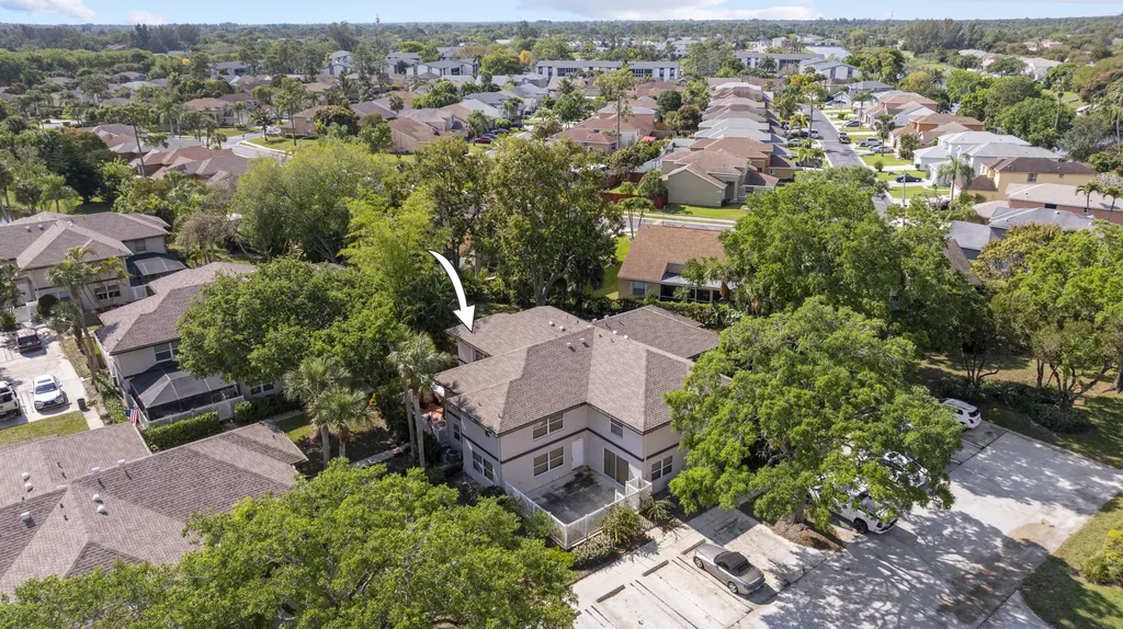 31 Clinton Court Royal Palm Beach FL 33411