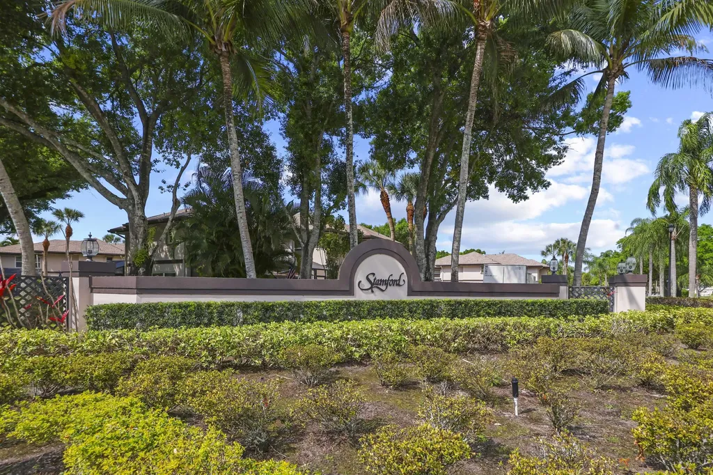 31 Clinton Court Royal Palm Beach FL 33411