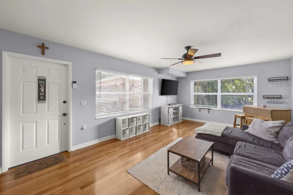 31 Clinton Court Royal Palm Beach FL 33411