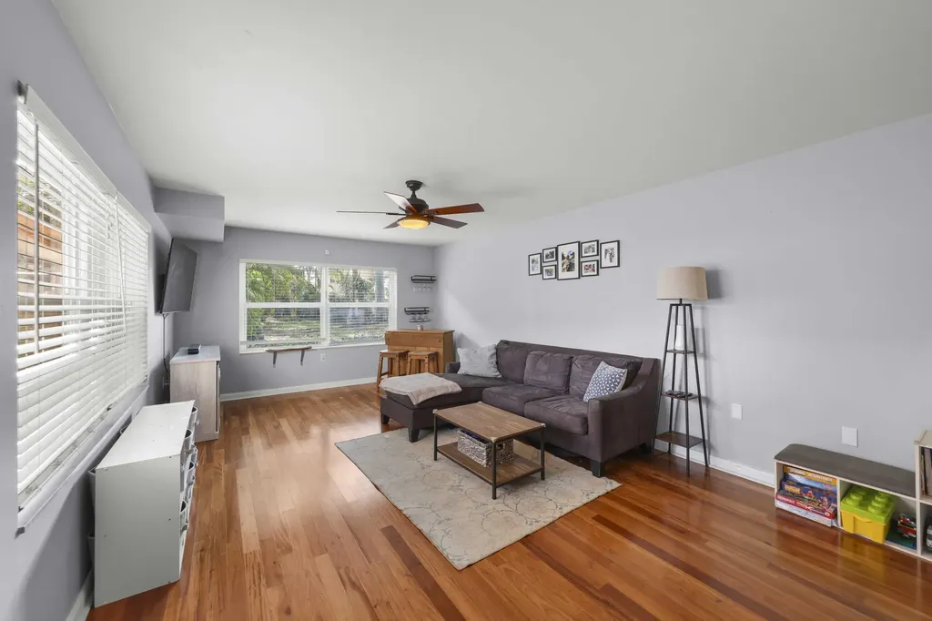 31 Clinton Court Royal Palm Beach FL 33411