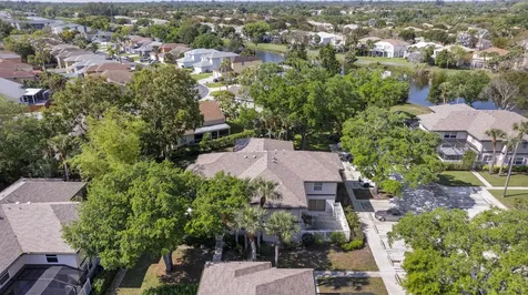 31 Clinton Court Royal Palm Beach FL 33411