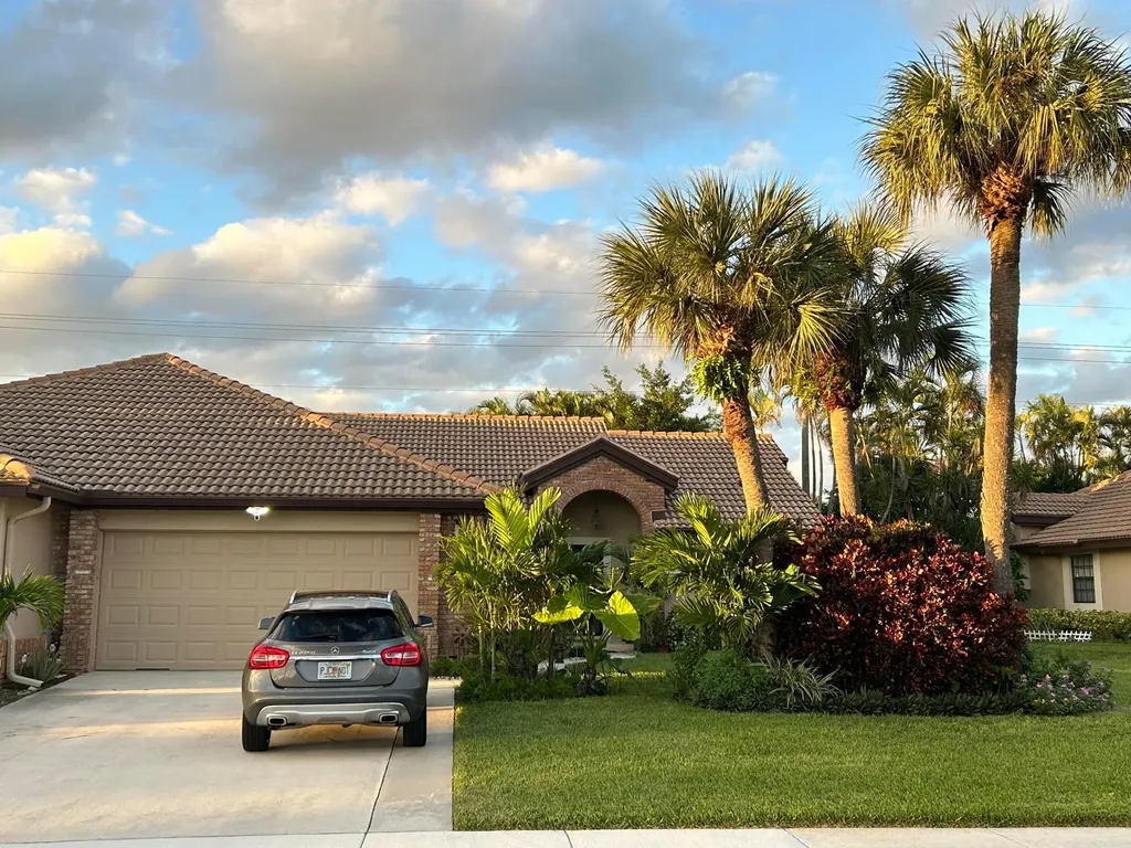7207 Le Chalet Boulevard Boynton Beach FL 33472