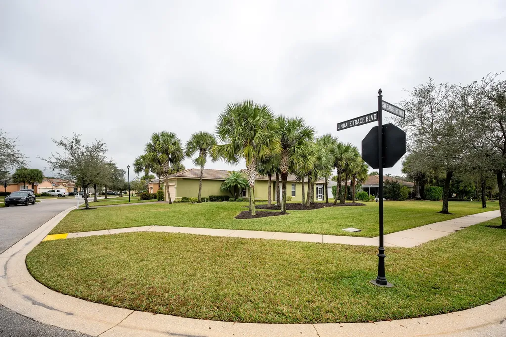 9692 SW Lindale Trace Boulevard Port St Lucie FL 34987