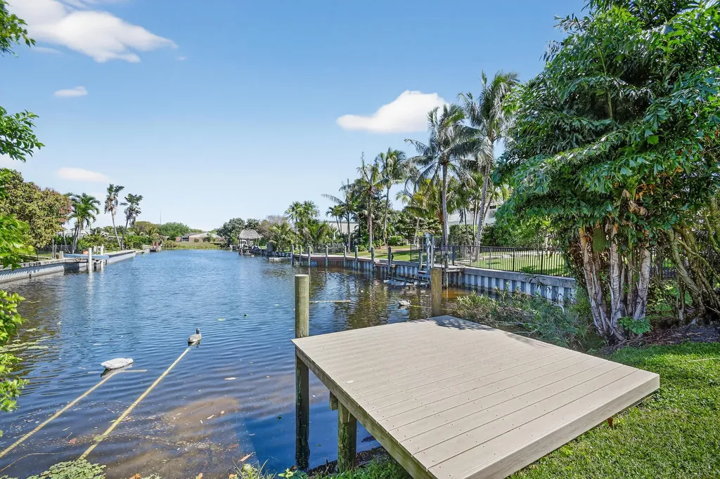 8416 Pine Tree Lane West Palm Beach FL 33406