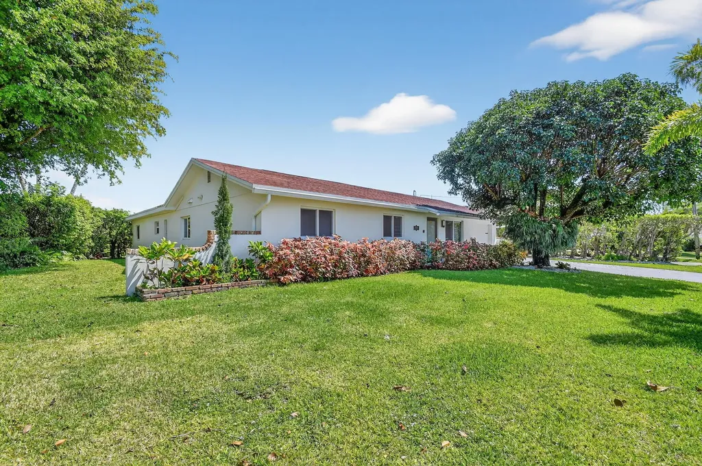 8416 Pine Tree Lane West Palm Beach FL 33406