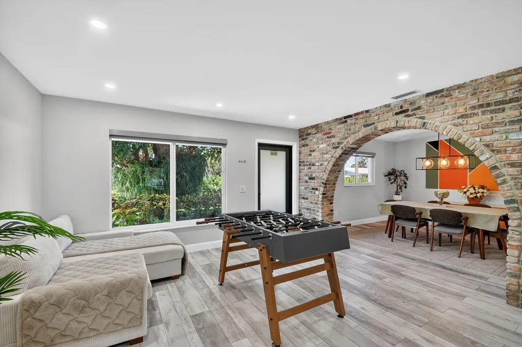 8416 Pine Tree Lane West Palm Beach FL 33406