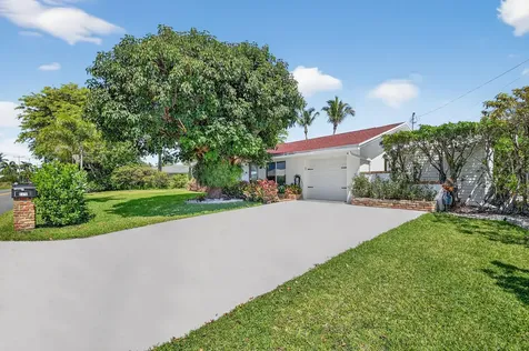 8416 Pine Tree Lane West Palm Beach FL 33406
