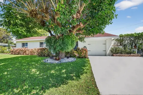 8416 Pine Tree Lane West Palm Beach FL 33406