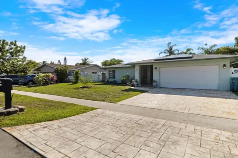 8017 NW 74th Terrace Tamarac FL 33321