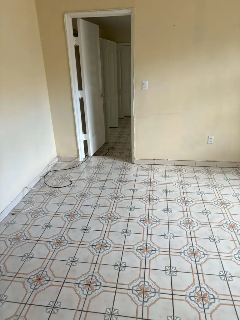 1538 NW 15th Avenue Miami FL 33125