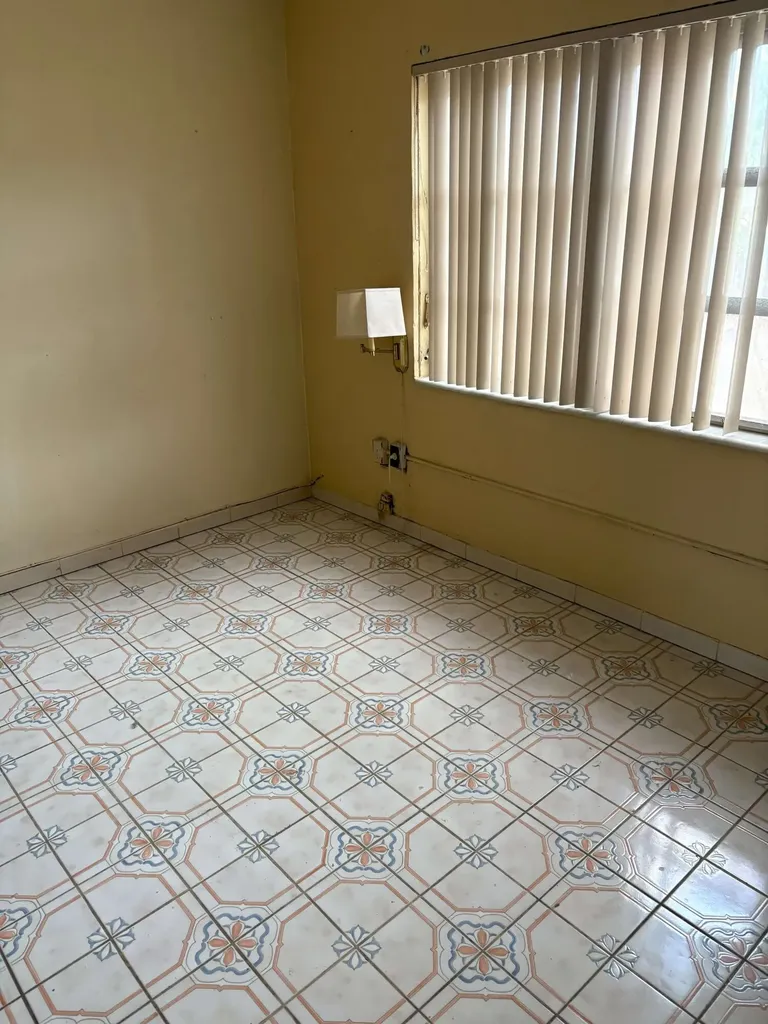 1538 NW 15th Avenue Miami FL 33125