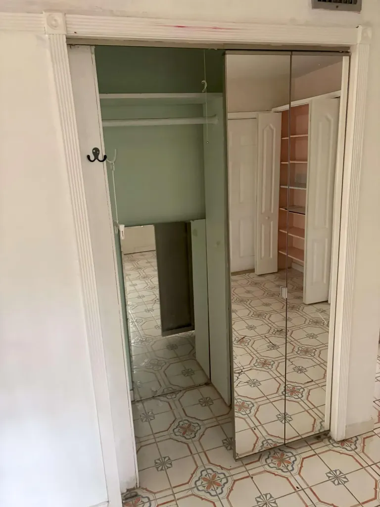 1538 NW 15th Avenue Miami FL 33125