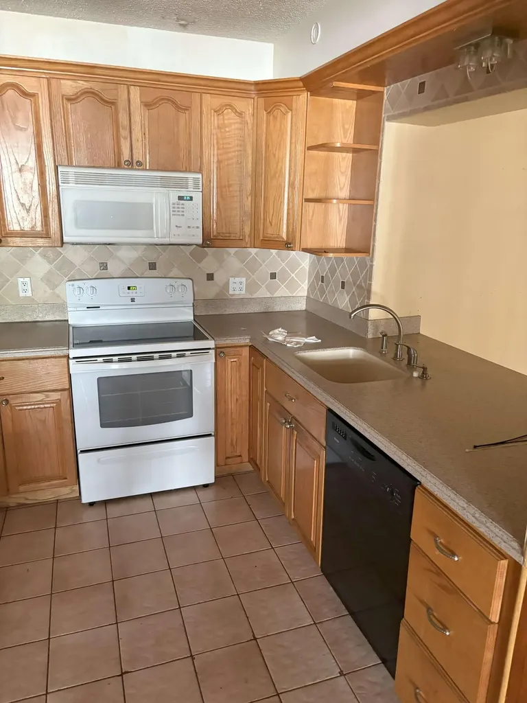 1538 NW 15th Avenue Miami FL 33125